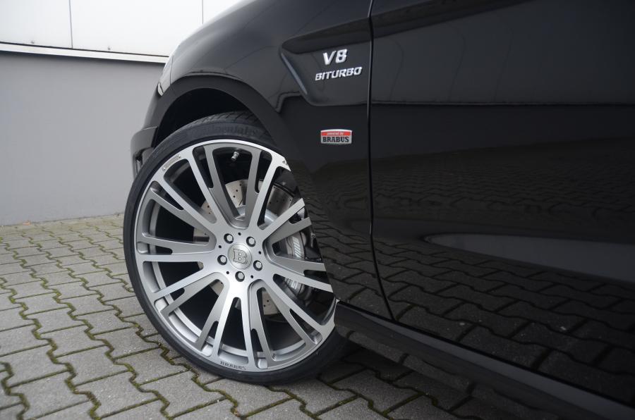  Mercedes-Benz ML63 AMG by Brabus 2012 года  (фото 6 из 11)